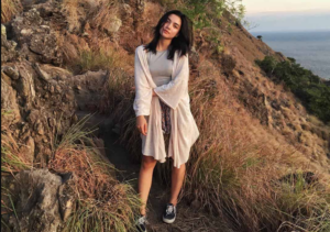 Cerita Inspiratif: Kisah Angela Gilsha Menangis saat Daki Gunung Rinjani