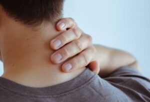 10 Cara Alami Menghilangkan Leher yang Hitam