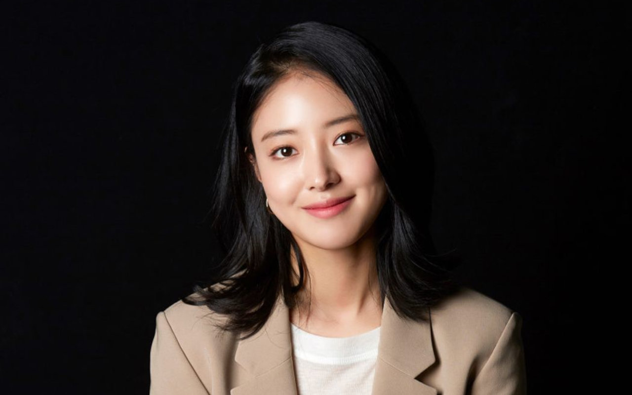 Lee Se Young, sejak kecil telah mengukir namanya dalam dunia hiburan Korea Selatan. Memulai debutnya dengan menjadi bagian dari beberapa (Sumber foto: WowKeren)