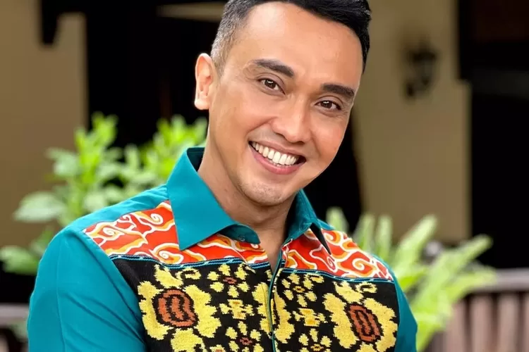 Indonesia selalu memiliki banyak tokoh yang memainkan peran penting dalam berbagai sektor kehidupan, termasuk dalam dunia jurnalisme. Salah satu (Sumber foto: HalloPedeka.com)