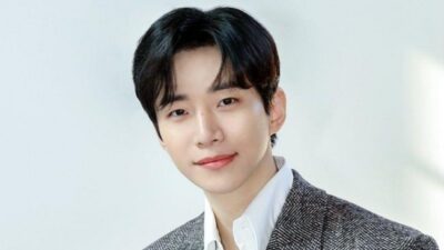 Lee Junho, salah satu member dari boy group 2PM, memberikan sapaan hangat kepada para penggemarnya jelang fan meeting yang akan digelar di Jakarta (Sumber foto: Suara.com)