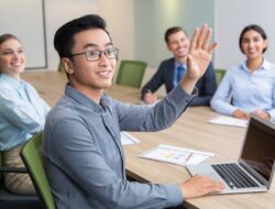 10 Langkah Membekali Diri dengan Rasa Percaya Diri saat Berada di Tengah Banyak Orang