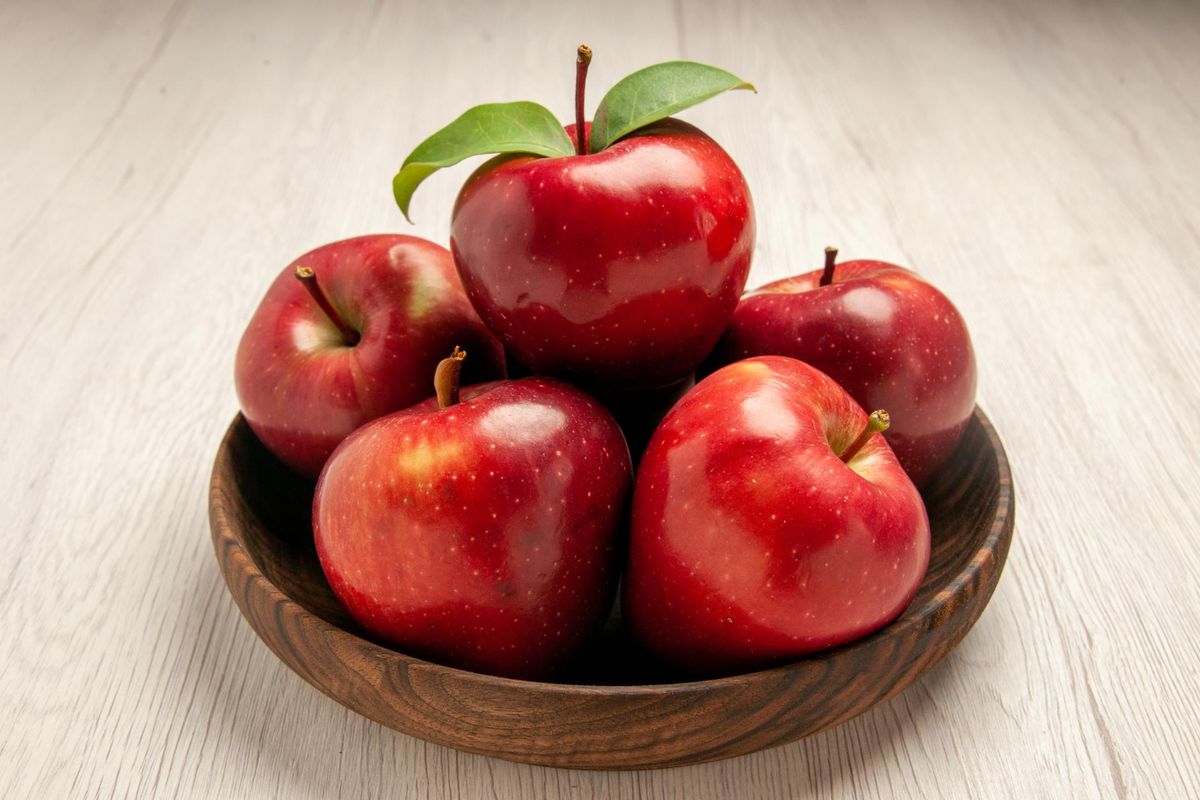 Rujak apel adalah camilan yang segar dan lezat yang dapat Anda nikmati kapan saja. Dengan sedikit kreativitas, Anda dapat membuat rujak apel yang sehat (Sumber foto : Kompas)
