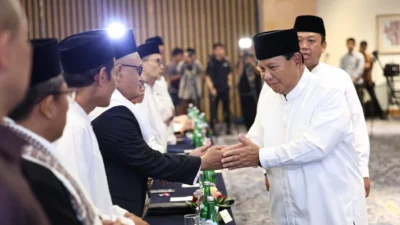 Capres Prabowo Subianto meraih dukungan kuat dari 57 ulama se-Jawa Tengah dalam persiapan jelang Pemilihan Presiden (Pilpres) 2024. Shodiq Hamzah (Sumber Foto : TvOnenews)