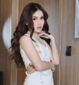 Ayu Ting Ting Pamer Tato di Pinggang, Penampilan Seksi Menuai Pro Kontra