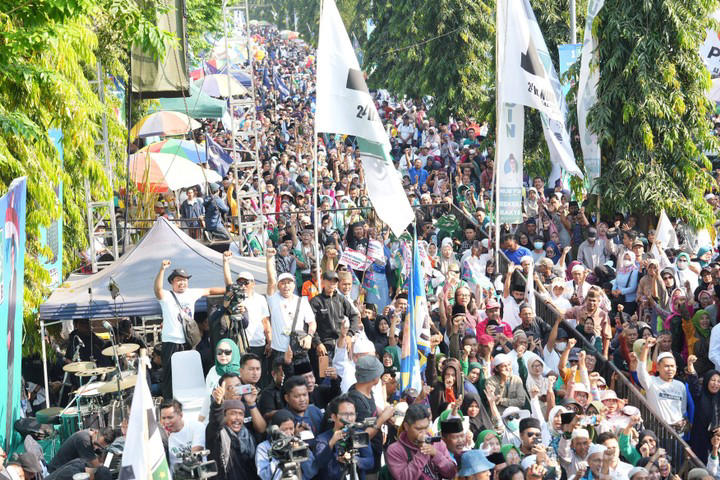 Bacawapres Koalisi Perubahan, Muhaimin Iskandar alias Cak Imin, memberikan penjelasan terkait tudingan mobilisasi massa (Sumber foto ; Kumparan)