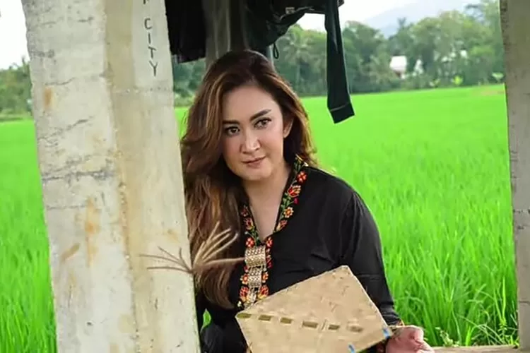 Tudingan Miring Nafa Urbach Konsumsi Obat Keras (sumber foto : mengerti.id)
