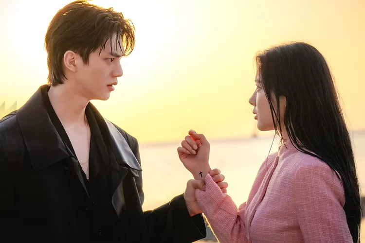Drama Korea "My Demon" menjadi salah satu produksi yang paling ditunggu-tunggu menjelang akhir tahun 2023. Kisah cinta antara pewaris chaebol (Sumber foto : Kvibes)