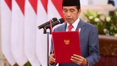 Presiden Jokowi Respon Pernyataan Anies Baswedan Terkait Kenaikan Gaji TNI