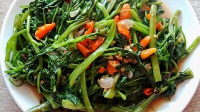 Tumis kangkung adalah salah satu hidangan khas Asia yang lezat, sehat, dan mudah dibuat. Kangkung adalah jenis sayuran berdaun hijau (Sumber foto : Caramembuat.id)