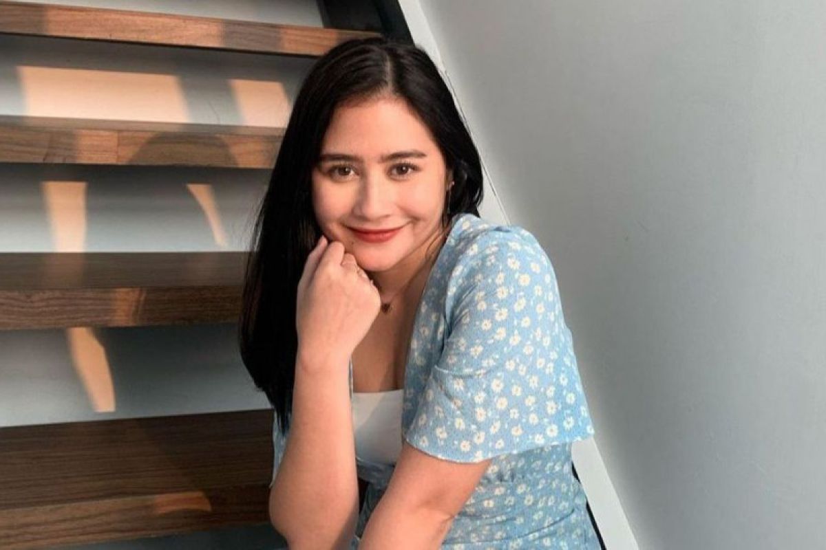 Prilly Latuconsina, salah satu aktris dan penyanyi terkemuka di Indonesia, baru-baru ini berbicara terbuka tentang status jomblo dan keinginannya (Sumber foto : Antara)