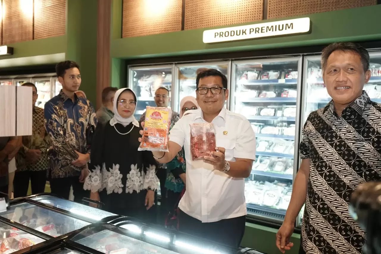 Setelah sukses dengan grand opening Toko Daging Nusantara ke 8, yang terletak di Katapang Bandung, kini juga pembukaan TDN ke 9 berlangsung