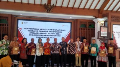 Pemerintah Kabupaten (Pemkab) Pati melalui Badan Kepegawaian Pendidikan dan Pelatihan (BKPP) telah membagikan Surat Keputusan (SK) (Jurnalindo.com)