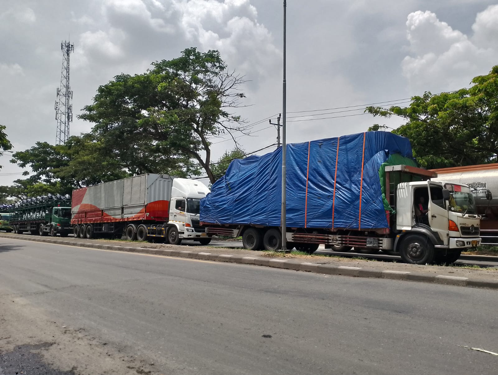 Perbaikan Jalan Pati-Rembang, Kemacetan Hingga Puluhan Kilometer.