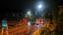 Hujan deras dengan intensitas sedang pada (27/11) siang hari mengakibatkan sungai Godo meluap, akibatnya ratusan rumah di wilayah Kecamatan (Jurnalindo.com)