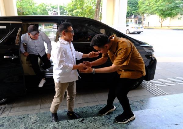 terjadi pertemuan antara dua calon wakil presiden (cawapres) dalam Pilpres 2024 yang menjadi sorotan, yaitu Muhaimin Iskandar dan Gibran (Sumber foto ; Inews.id)