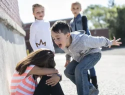Mengapa Seorang Anak Bisa Merasa Senang kala Membuli Temannya?