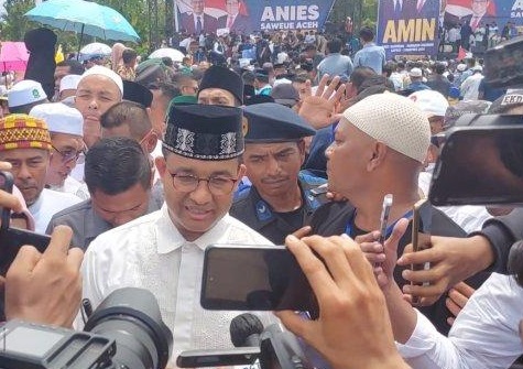 Ribuan masyarakat Aceh memenuhi Lapangan Bumi Gas di Kecamatan Tanah Luas, Kabupaten Aceh Utara. Sumber foto :Serambinews.com