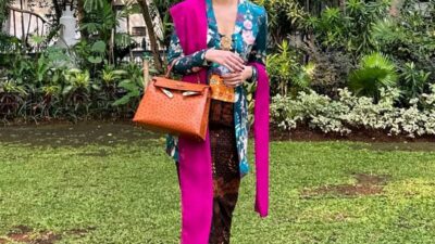 Bunga Citra Lestari Memukau dengan Kebaya Tradisional di Pernikahan Sahabat