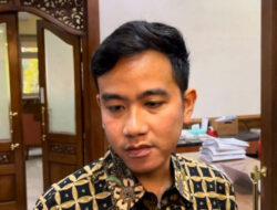 Respon Gibran usai Pemecatan Bobby dari PDIP