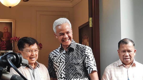 Wakil Presiden ke-10 dan ke-12 Indonesia, Jusuf Kalla (JK), menegaskan bahwa ia tidak dapat bergabung dengan Tim Pemenangan Nasional (TPN) (Sumber foto : DetikNews)