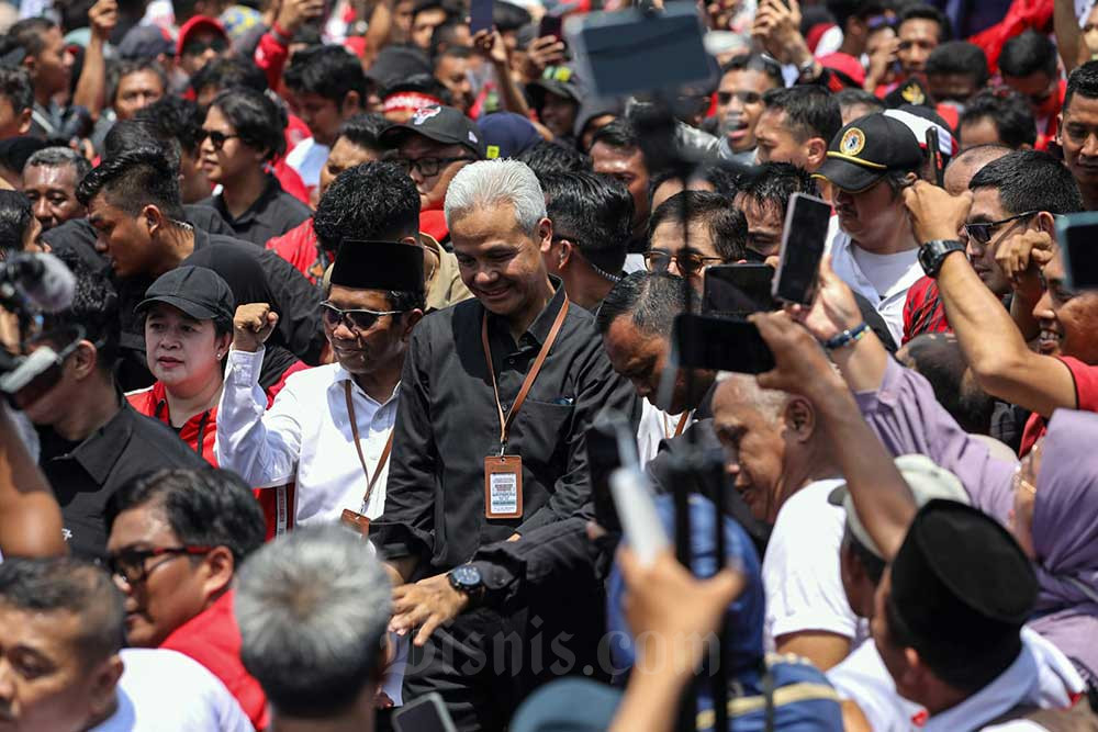 Calon Presiden nomor urut 03, Ganjar Pranowo, memulai kampanye di Merauke pada Selasa (28/11) dan mendapatkan tanggapan yang menarik dari (Sumber foto: Bisnis.com)