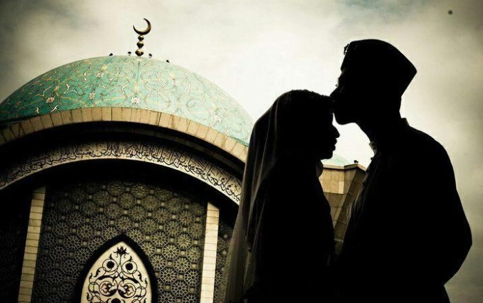 Rahasia Menjaga Keharmonisan Pernikahan, Cara Baut Suami Tidak Melirik Wanita Lain (sumber foto : media mahasiswa)
