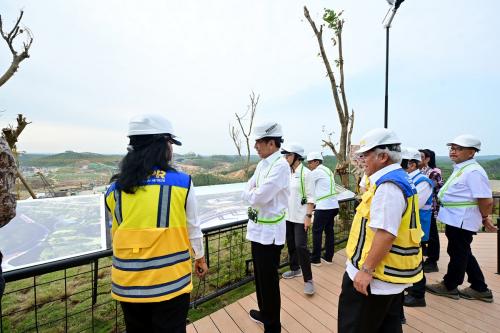 Presiden Joko Widodo (Jokowi) melakukan kunjungan kerja ke Ibu Kota Negara (IKN) Nusantara di Kabupaten Penajam Paser Utara, Sumber foto. Okezone