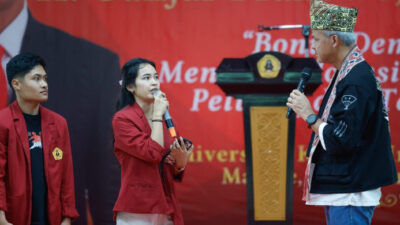 Ganjar Pranowo Sapa Ribuan Mahasiswa UKI Toraja dan Bahas Indonesia Emas 2045