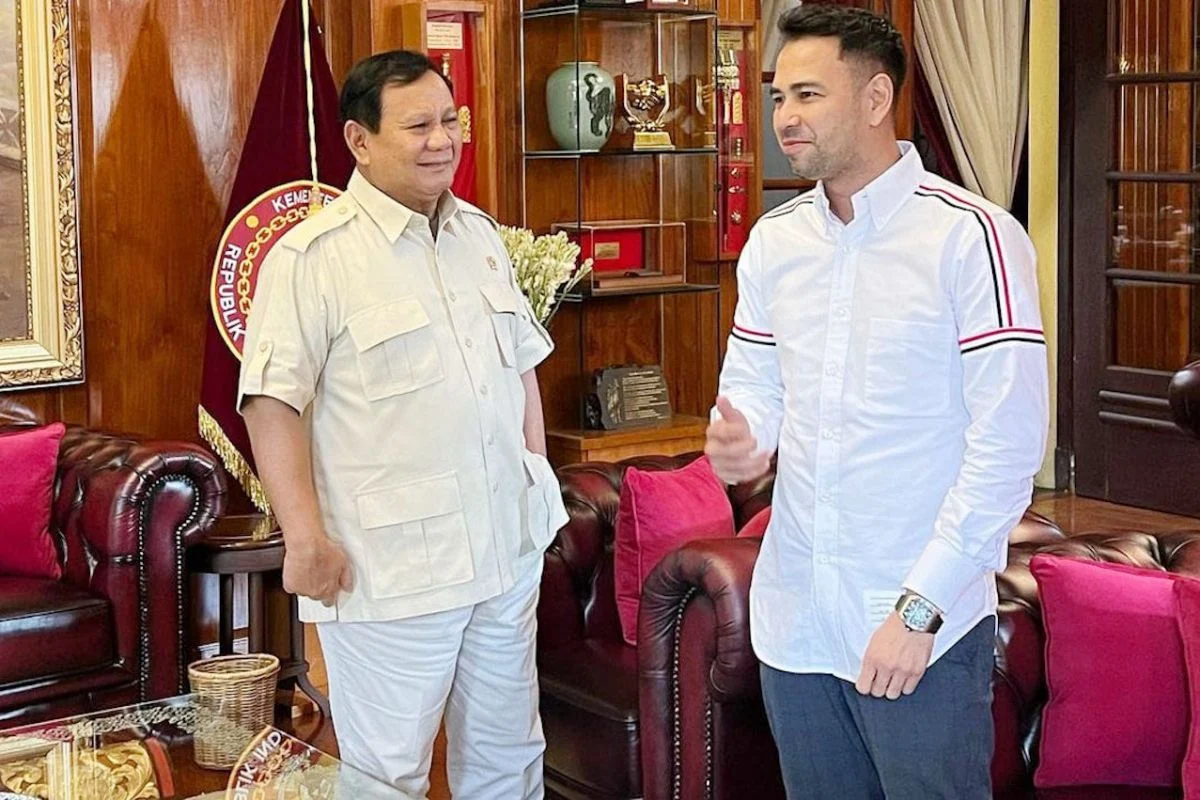 Pada Rabu, 29 November 2023, Menteri Pertahanan Republik Indonesia, Prabowo Subianto, menyambut kunjungan sejumlah artis dan influencer ( Sumber foto: JPNN)