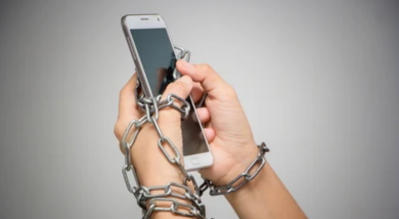 Jurus Jitu Hadapi Ketergantungan pada Smartphone (sumber foto : gopos.id)