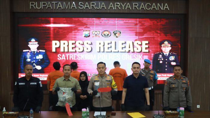 Polisi Tetapkan 8 Tersangka Dalang Kerusuhan Gresik United dengan Aparat (sumber foto : javasatu)