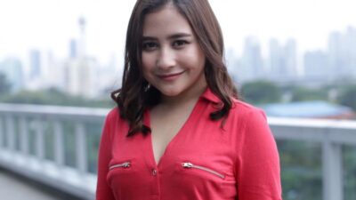 Prilly Latuconsina baru-baru ini membagikan kemesraannya dengan aktor Reza Rahadian melalui unggahan di akun TikTok-nya, @prillylatuconsina15. (Sumber foto: Kompas.com)