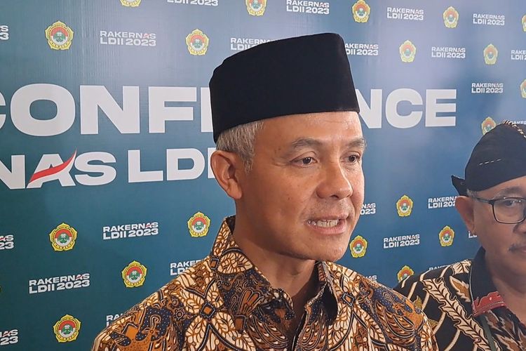 Pasangan calon presiden nomor urut 3, Ganjar Pranowo-Mahfud MD, menerima dukungan tambahan dari Siti Nur Azizah, anak dari Wakil Presiden Ma'ruf Amin. Nur Azizah (Sumber foto: Kompas)