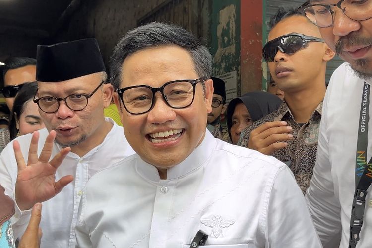 Calon Wakil Presiden (Cawapres) dari koalisi perubahan, Muhaimin Iskandar atau akrab disapa Cak Imin, melakukan blusukan ke wilayah Pecinan, Glodok (Sumber foto: Kompas)