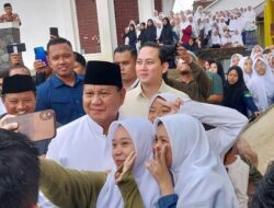 Kedatangan Prabowo ke Pesantren Miftahul Huda: Pemandangan Menarik di Basis PPP
