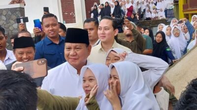 Kedatangan Prabowo ke Pesantren Miftahul Huda: Pemandangan Menarik di Basis PPP
