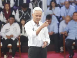 Ganjar Pranowo Tanggapi Santai Hasil Survei: “Fokus Bertemu Masyarakat dan Sampaikan Visi Pro Rakyat