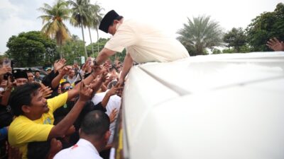 Calon Presiden nomor urut 2, Prabowo Subianto, melanjutkan kampanye perdana dengan mengawali ziarah ke Makam Sultan Maulana Hasanudin di (Sumber foto: Dekannews)