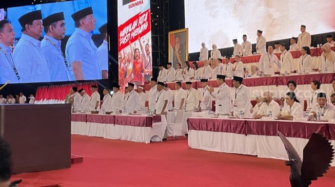 Pada Rapat Koordinasi Nasional (Rakornas) Partai Gerindra yang berlangsung di JIExpo, Kemayoran, Jakarta, pada Jumat (15/12/2023), Ketua (Sumber foto : Keuangan News)