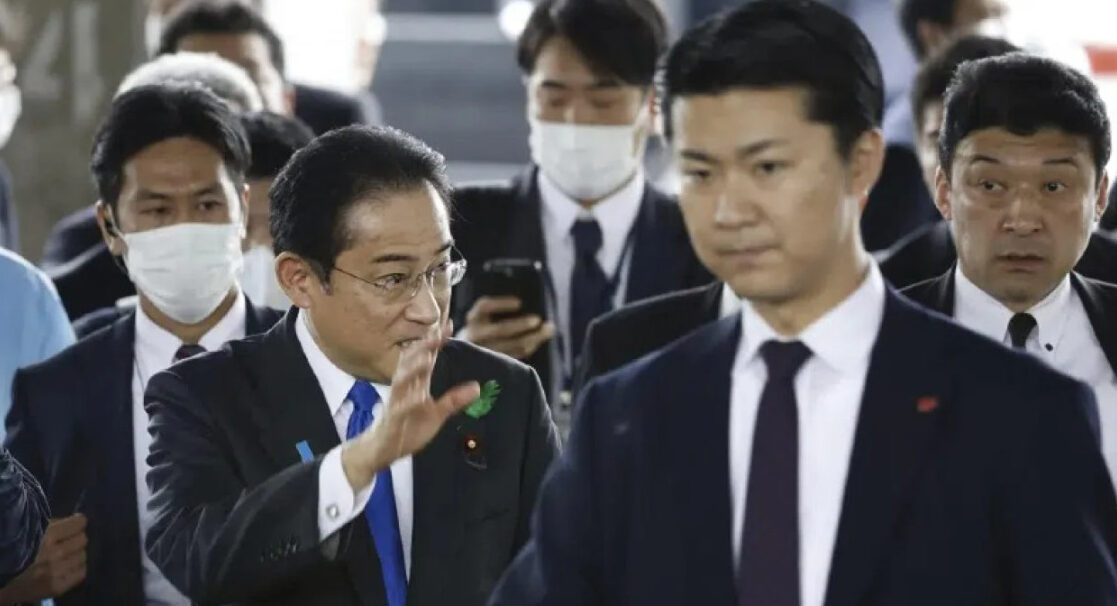 Menteri menteri di jepang mengundurkan diri (Sumber Foto. Viva.co.id)