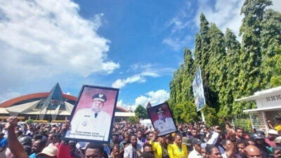 Kerusuhan Iring Iringan Jenazah Lukas Enembe (Sumber Foto. BBC Indonesia)