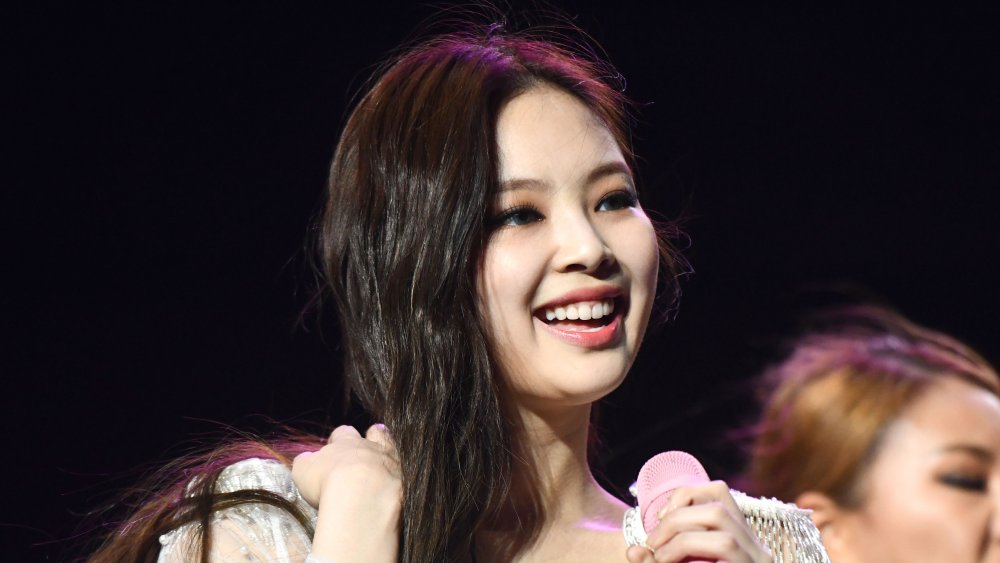 Industri hiburan Korea Selatan kedatangan kabar mengejutkan dengan diberitakannya bahwa hubungan asmara antara V BTS dan Jennie Blackpink (Sumber foto: News24viral)