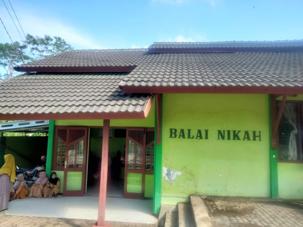 Pungutan Liar (Pungli) untuk biaya Pernikahan masih kerap terjadi di Kantor Urusan Agama (KUA) Kecamatan Cluwak. Sehingga calon pengantin (Jurnalindo.com)