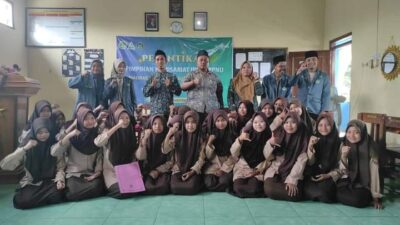 SEMINAR PERS DAN JURNALISTIK KOMISARIAT IPNU-IPPNU MA NU LUTHFUL ULUM