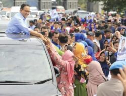 Emak-Emak Antar Anies Baswedan Sebagai Idola di Pilpres 2024