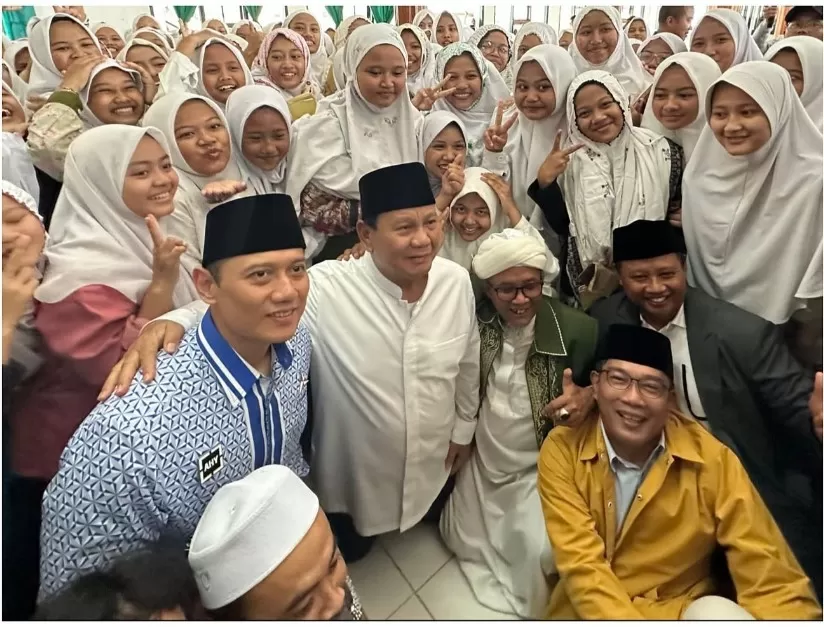 Pada Sabtu (2/12), Calon Presiden Republik Indonesia nomor urut 2, Prabowo Subianto, didampingi oleh Ketua Tim Kampanye Daerah (TKD) Jawa Barat (Sumber foto: LombokPos)