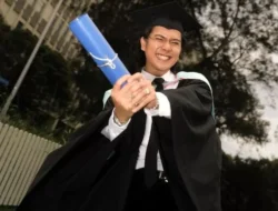 Iqbaal Ramadhan Resmi Lulus sebagai Sarjana Jurusan Media Komunikasi