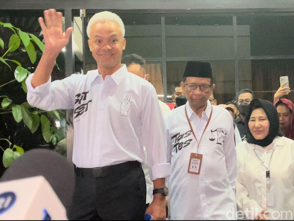 Calon Wakil Presiden yang mendampingi Ganjar Pranowo, Mahfud MD, menyatakan kepuasannya terhadap penampilan Ganjar Pranowo (Sumber foto : Detik)