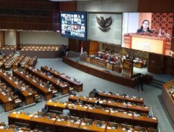 Rapat Paripurna DPR RI: Puan Maharani Pimpin Rapat Ke-10 Masa Persidangan II Tahun Sidang 2023-2024